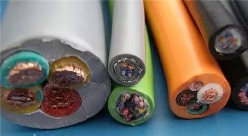 環境溫度越高,電線電纜的允許載流量越小!! 環境溫度越高,電線電纜的允許載流量越小!!