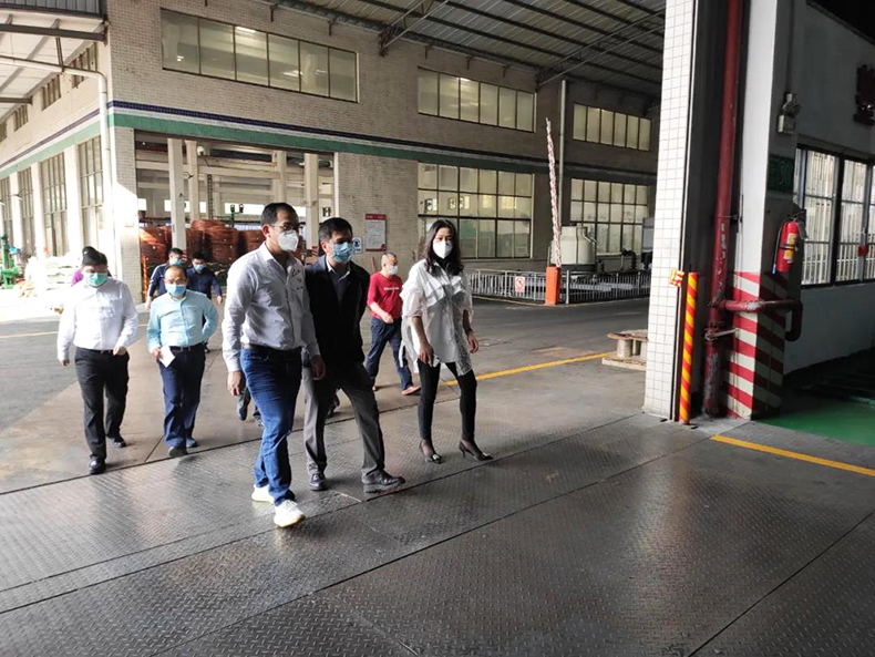 區人大常委會主任林奕孜等領導到訪我司蒞臨指導